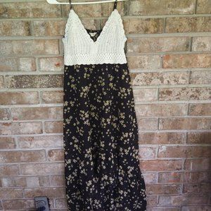 Indulge Knit and Floral dress size M